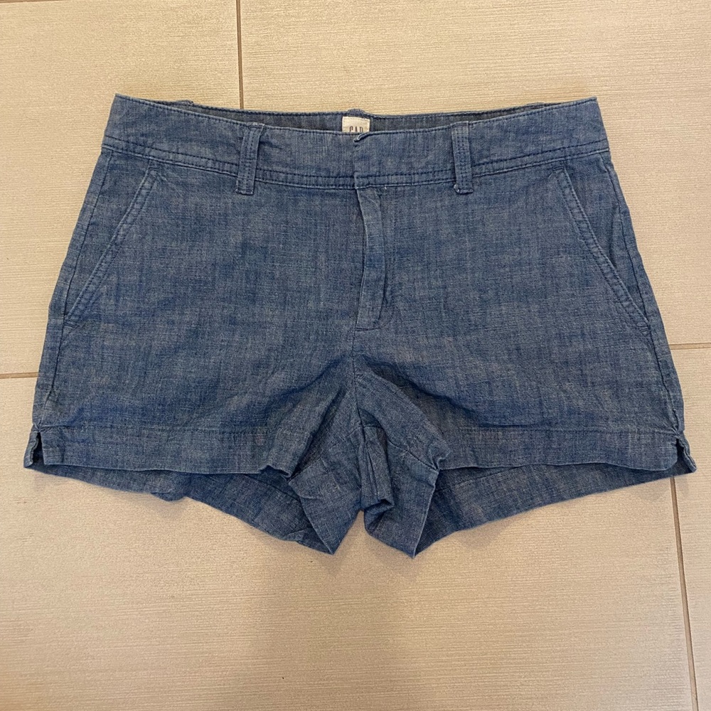 Womens size two gap chambray shorts
